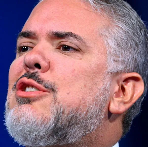 Duque responde al presidente Petro tras llamarlo terrorista en Cali, Colombia