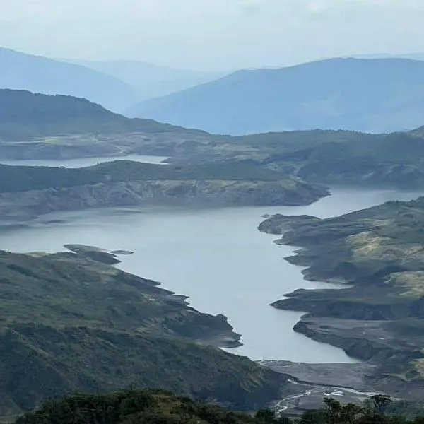 Racionamiento De Agua Bogotá Sigue, A Pesar De Que Nivel En Chingaza Subió