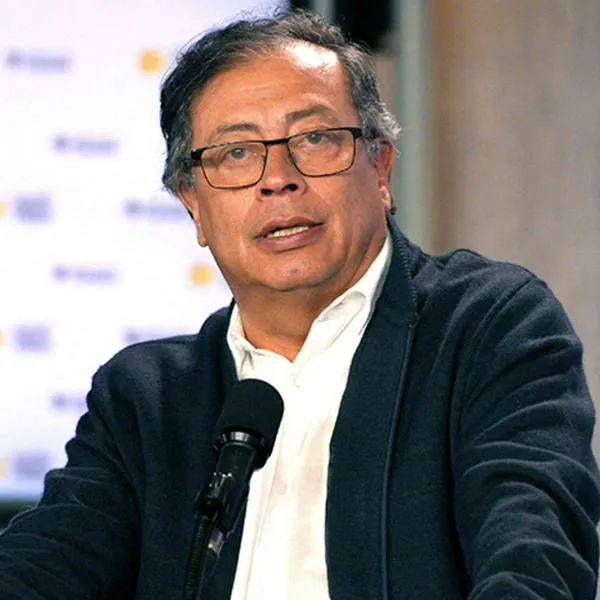 Gustavo Petro responde a Financial Times y niega que cambiará la constitución
