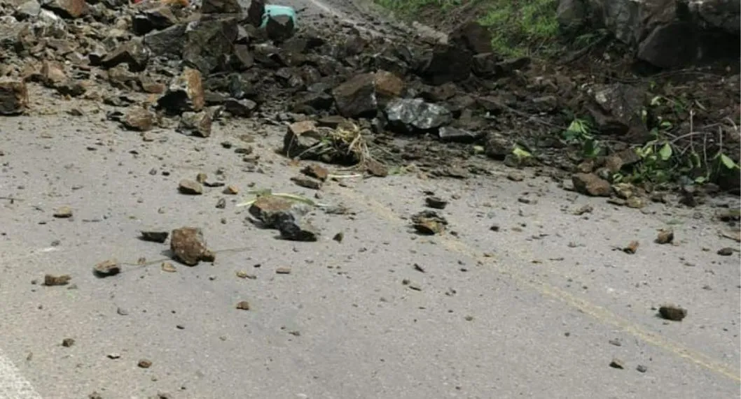 Desprendimiento de rocas en la vía Amagá-Bolombolo dejó dos muertos