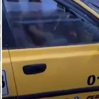 Taxista baja del vehículo a una madre y su hijo en la lluvia “porque no tenía tiempo”