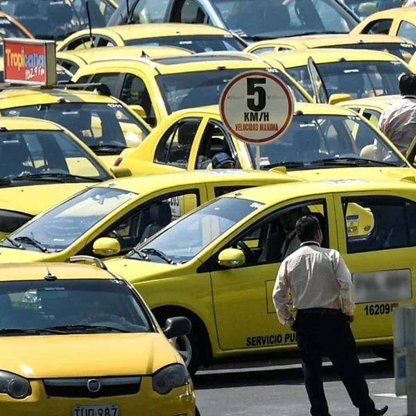 Paro de taxis en Bogotá: en vivo, moviidad, trancones y concnetraciones