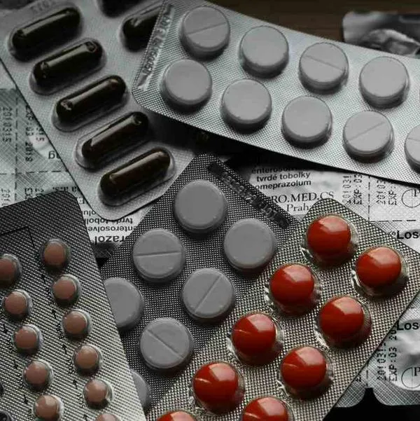 Foto de medicamentos, en nota sobre qué nombre tiene la amoxicilina en Estados Unidos 