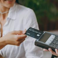 Datacrédito Experian con tarjeta de crédito y el uso responsable en bancos