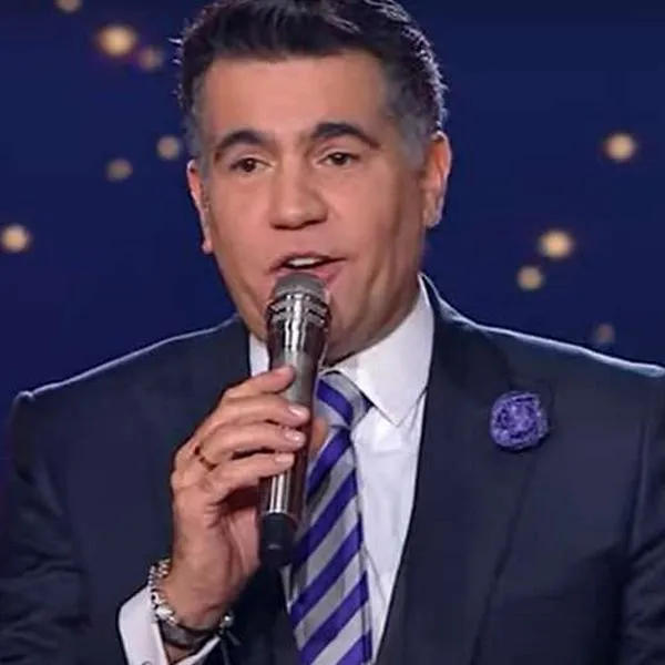 El presentador Carlos Calero se estrenará como cantante en teatro y contó su clave para mantener a su familia unida. Acá, todos los detalles.