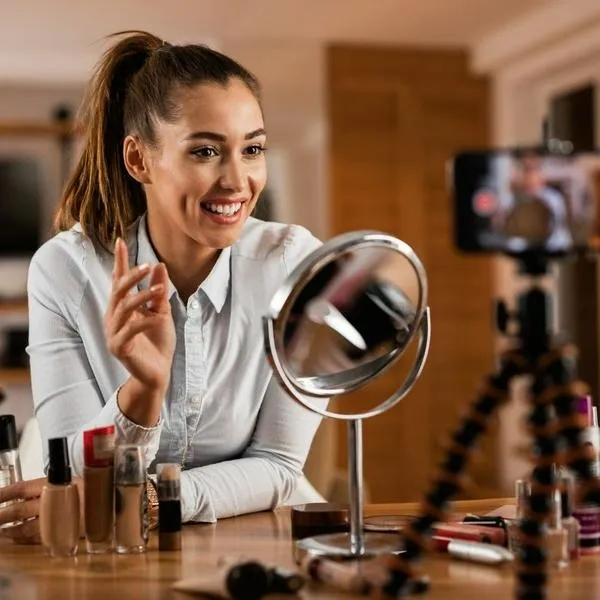 Colombianos compran 16 % de productos que 'influencers' publicitan en Internet