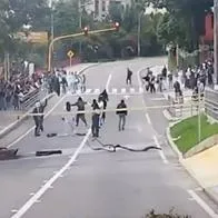 Disturbios en Universidad Distrital crean caos de tráfico en avenida Circunvalar