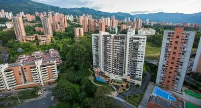 La compra de una vivienda debe ser analizada y la cuota mensual no debería superar el 30 % de los ingresos del trabajador, según experto en finanzas.
