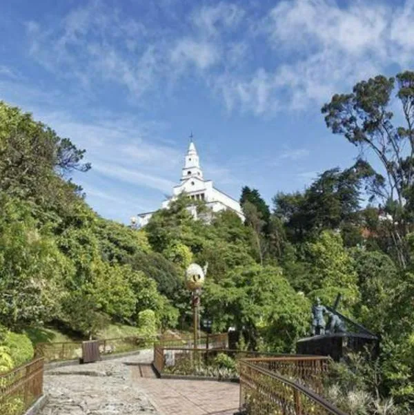 Cable aéreo de Monserrate, en Bogotá, no será construido dice alcaldía de Galán