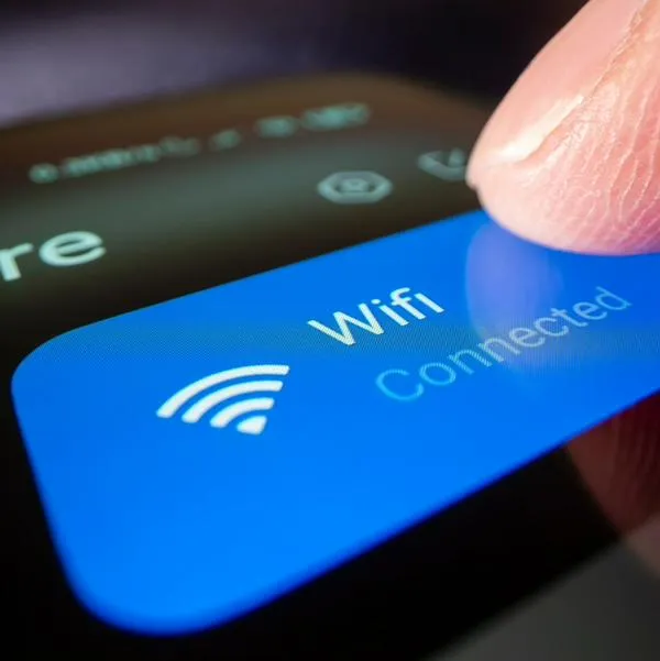¿Qué pasa si tengo activado el wifi y los datos?