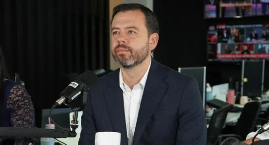 Alcalde Carlos Fernando Galán en Pulzo.com. Siga la entrevista del mandatario de la capital en la que habló de racionamiento, movilidad y más temas. 