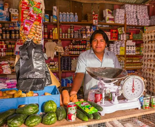 Comerciantes rechazan nuevos impuestos que propone Galán para Bogotá