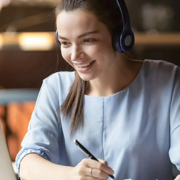 Cursos virtuales gratuitos con certificado en Colombia para IA, seguridad y más