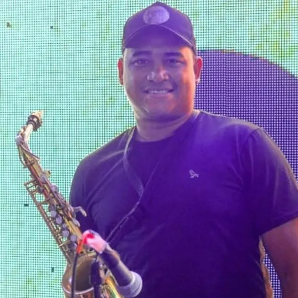 Músico de 'Penchy' Castro le robaron un saxofón en un InDrive, en Bogotá. El instrumento está avaluado en más de 3 millones de pesos. 