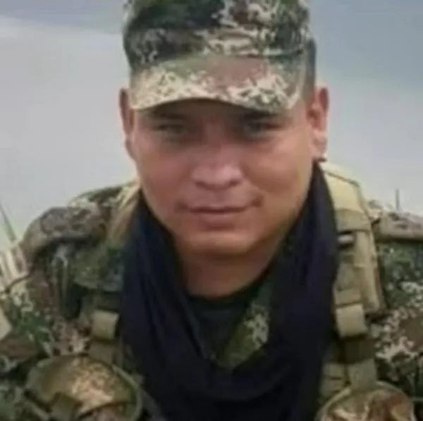 Militar pidió permiso para compartir con su familia y fue asesinado, en Cali