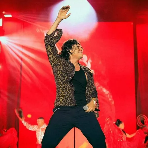 Silvestre Dangond confesó que cantar con Karol G o Shakira sería un palo