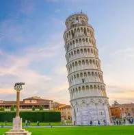 Foto de Torre de Pisa, en nota de por qué se inclinó esa estructura.