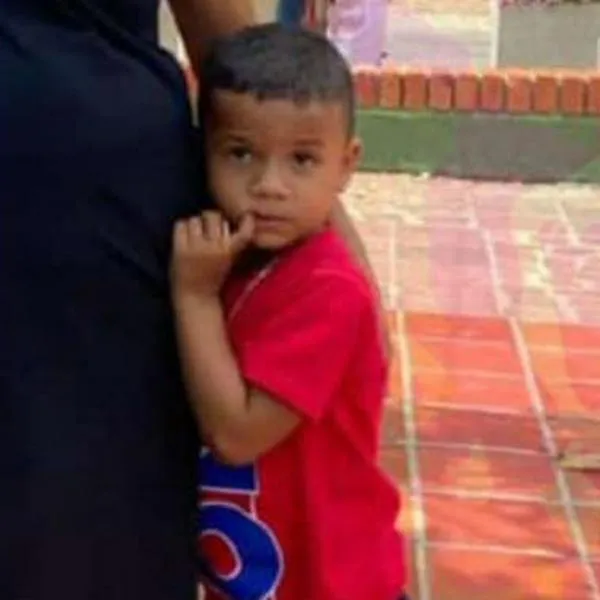 Anuncian recompensa para encotnrar a niño de 4 años que desapareció en Valledupar. La madre es la principal sospechosa y buscarían capturarla.
