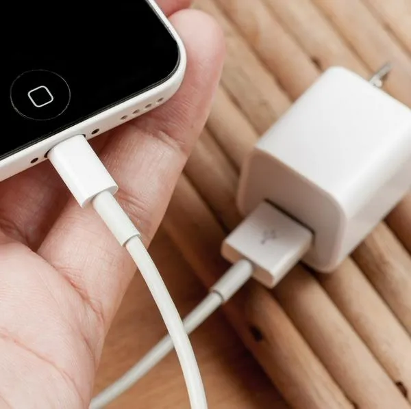 ¿Qué es más importante que sea original el cable o el adaptador?