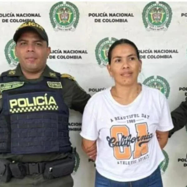 Por celos, mujer le desfiguró el rostro a una adolescente a mordiscos