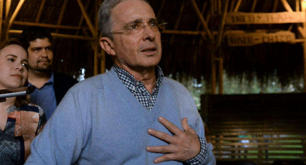 Uribe dice que “lo peor” de las FF. MM. es “quedarse quietas por la orden de un gobierno”