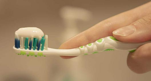 Cepillo de dientes cada cuánto tiempo se debe cambiar, según odontóloga 