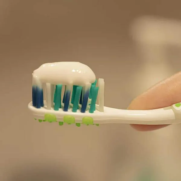 Cepillo de dientes cada cuánto tiempo se debe cambiar, según odontóloga 