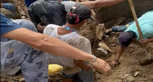 Encontraron el cuerpo sin vida de niño arrastrado por la creciente de una quebrada en Bello