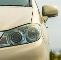 ¿Qué pasa si se funde un foco del carro en medio de la carretera? Conozca si hay multa