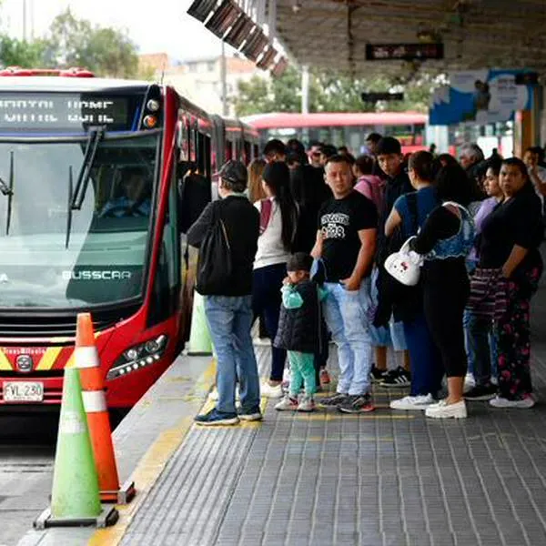 Transmilenio: cómo mirar si tiene multas por colarse en buses y estaciones