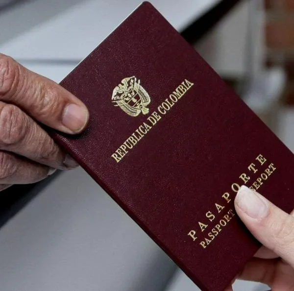 Pasaportes. En relación con problema en el sistema. 