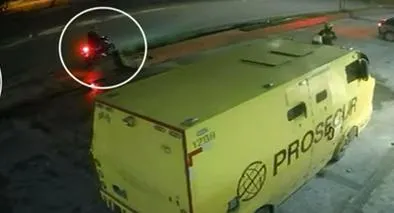 Ladrones en Santa Marta asaltaron carro de valores; había uno vestido de Policía