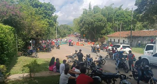 Se registra bloqueo en la vía Panamericana en zona rural de Santander de Quilichao