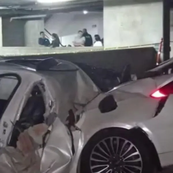 Desprendimiento de balcón de un piso 26 en Antioquia hirió a conductor de un carro