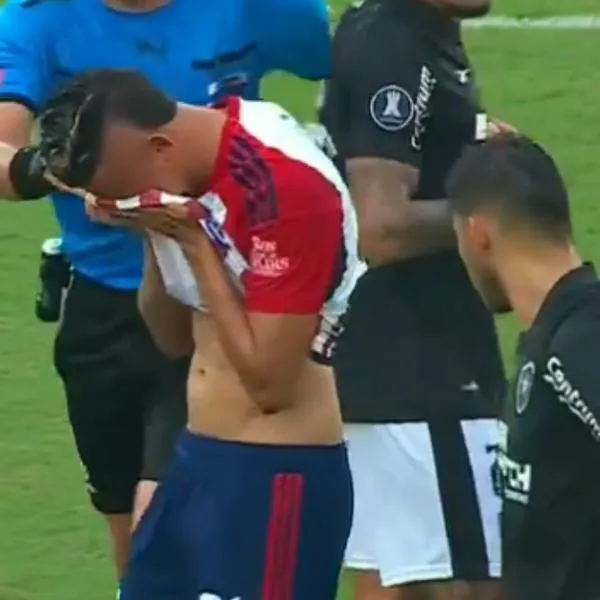 "Dramática imagen": lamento en ESPN por figura de Junior que se lesionó y salió llorando