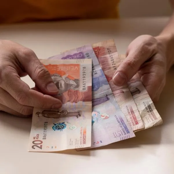 Personas que les llegarán más de $220.000 pueden mandar a otro a reclamarlos
