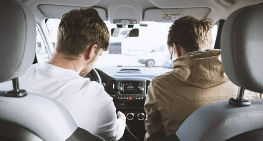 Conductores pueden recibir multa de tránsito por accesorio en los carros