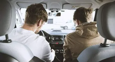 Conductores pueden recibir multa de tránsito por accesorio en los carros
