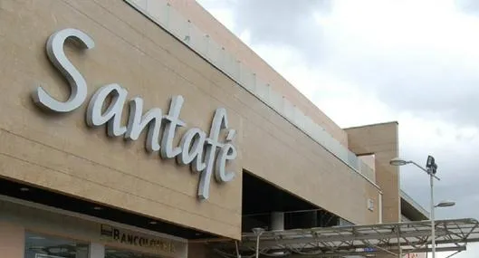 Crimen en centro comercial Santafé hoy en Bogotá: testigo da unos detalles