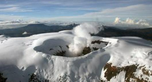 Nevado del Ruiz y otros siete volcanes en alerta amarilla