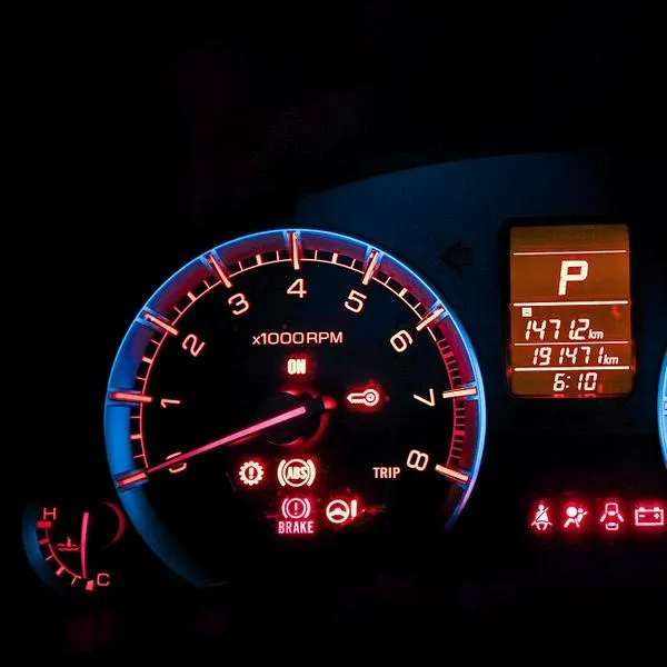 Testigos de carro, en nota sobre qué significa su color