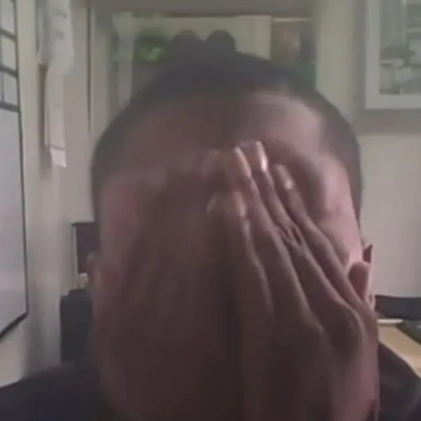 Momento en el que el ladrón señalado de asesinar a un menor en Bogotá casi se pone a llorar al saber que será mandado a la cárcel