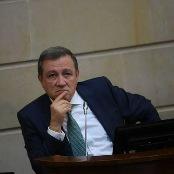 Macías renunció al Centro Democrático por “política excluyente” en la dirección del partido