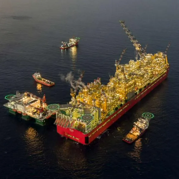 Foto de Prelude FLNG en nota de cómo es el barco más grande del mundo: supera a Torre Eiffel y no es un crucero