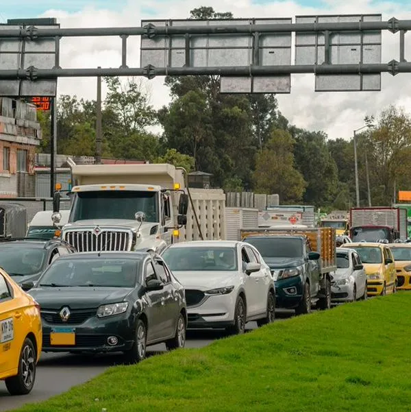 Carros híbridos en Colombia no tienen pico y placa.