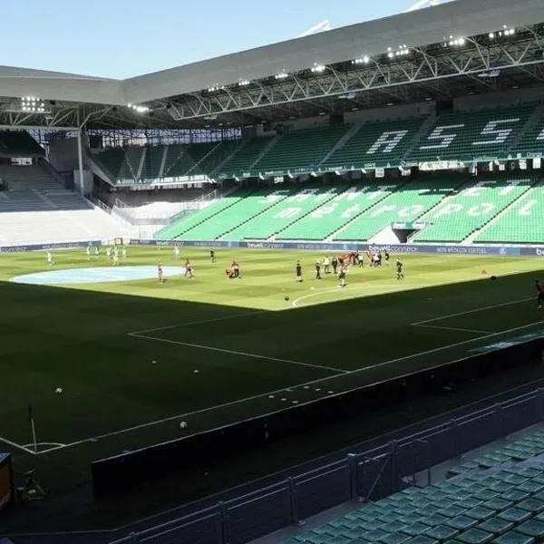 Estadio Geoffroy-Guichard de Saint-Etienne, que albergará los Juegos Olímpicos París 2024 y fue blanco de un intento frustrado de atentado terrorista, dicen en Francia
