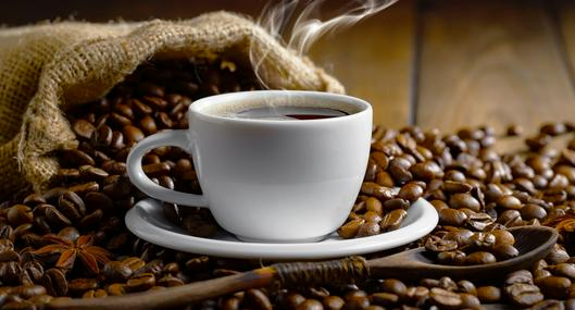 Taza de café, en nota sobre si es más sano tomar descafeinado o normal