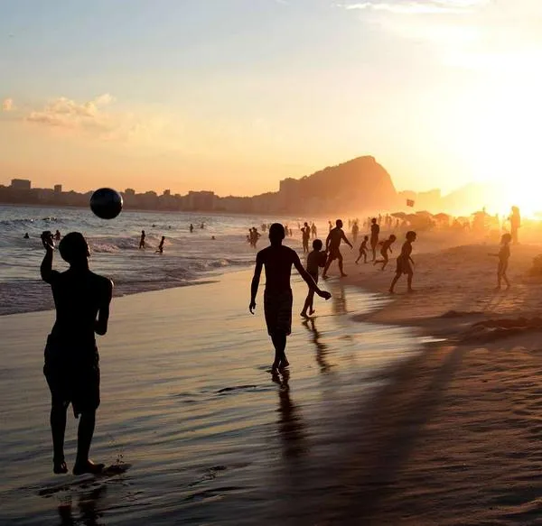 Foto de vacaciones, en nota sobre dónde pasar el primer fin de semana de junio 2024, ChatGPT reveló los más llenos
