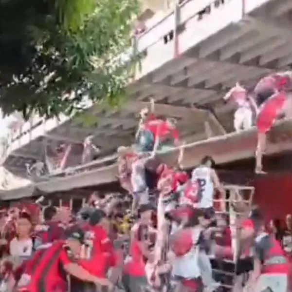 Hinchas de Cúcuta Deportivo protagonizaron disturbios en pleno juego contra Llaneros