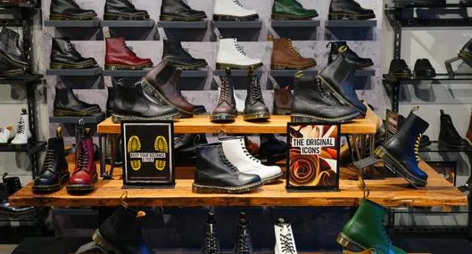 Dr. Martens, el fabricante de botas, vive una complicada situación con sus números en Estados Unidos, su principal cliente. Las ventas están en rojo. 